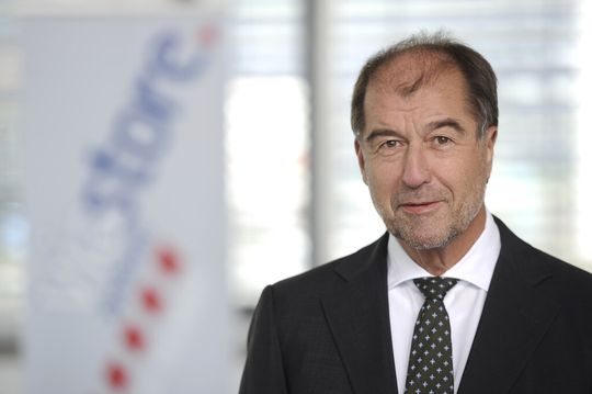 Will 2013 10 % mehr Umsatz erwirtschaften und dann die Enkelkinder betreuen: Christoph Hahn-Woernle. Will 2013 10 % mehr Umsatz erwirtschaften und dann die Enkelkinder betreuen: Christoph Hahn-Woernle.