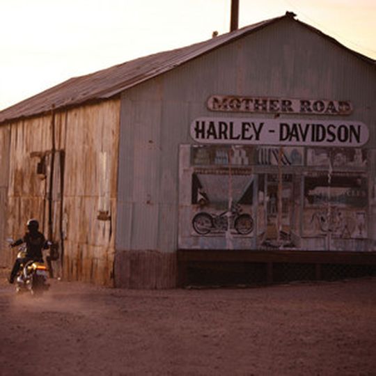 Harley-Davidson wird als Marke sowohl vom Endverbraucher als von Handelsseite große Wertschätzung entgegengebracht. Harley-Davidson wird als Marke sowohl vom Endverbraucher als von Handelsseite große Wertschätzung entgegengebracht.