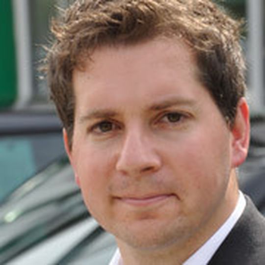 Michael Brucker hat sich kurz vor dem Abitur dazu entschieden, den elterlichen Betrieb weiterzuführen. Seit Anfang 2011 steht er nun an der Unternehmensspitze. Michael Brucker hat sich kurz vor dem Abitur dazu entschieden, den elterlichen Betrieb weiterzuführen. Seit Anfang 2011 steht er nun an der Unternehmensspitze.