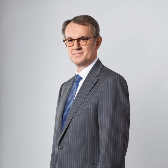 Nach über 30 Jahren im Unternehmen verlässt Wilhelm Sittenthaler Wacker zum Jahresende aus persönlichen Gründen. Nach über 30 Jahren im Unternehmen verlässt Wilhelm Sittenthaler Wacker zum Jahresende aus persönlichen Gründen.