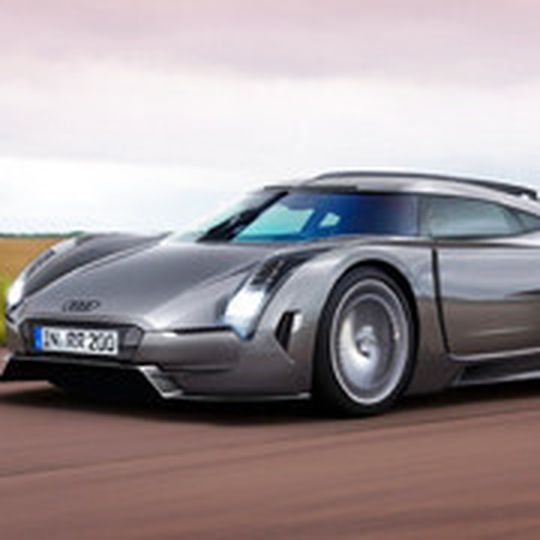 Voll auf Angriff: Der Supersportler Audi R20 könnte bis zu 750.000 Euro kosten. Voll auf Angriff: Der Supersportler Audi R20 könnte bis zu 750.000 Euro kosten.