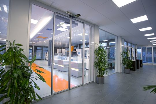 GF Agie Charmilles hat heute in Genf seine neue GF Agie Charmilles Akademie eröffnet, ein Ausbildungszentrum auf modernstem Stand der Technik, die neue Standards für die Branche setzen soll, um die Kompetenz- und Qualitätserwartungen der Kunden zu übertreffen. GF Agie Charmilles hat heute in Genf seine neue GF Agie Charmilles Akademie eröffnet, ein Ausbildungszentrum auf modernstem Stand der Technik, die neue Standards für die Branche setzen soll, um die Kompetenz- und Qualitätserwartungen der Kunden zu übertreffen.