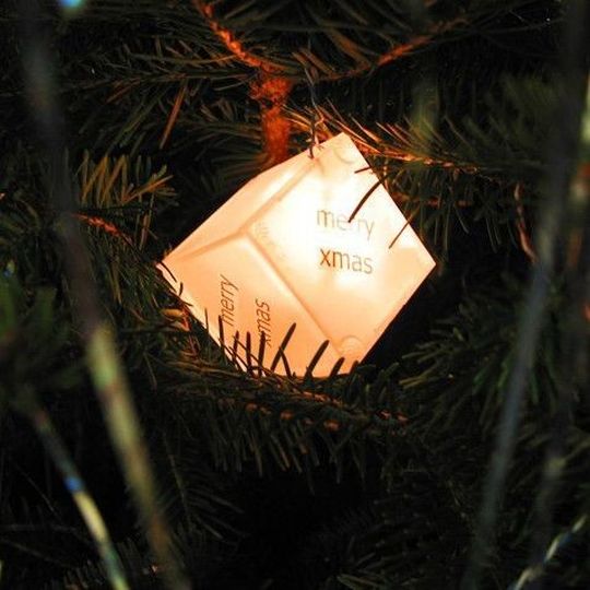 Fröhliche Weihnachten: Beim Weihnachtsschmuck greifen Ingenieure gern zu LED und Lötkolben Fröhliche Weihnachten: Beim Weihnachtsschmuck greifen Ingenieure gern zu LED und Lötkolben