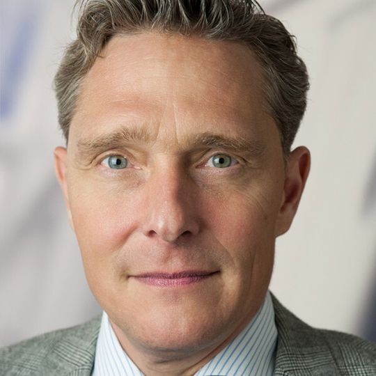 Erik Bethkenhagen ist seit zehn Jahren bei Kienbaum: Nach Stationen als Consultant und Pressereferent bei Kienbaum Consultants International, wurde er 2005 Leiter der Unternehmenskommunikation. Mit Gründung von Kienbaum Communications übernahm er die Geschäftsführung.