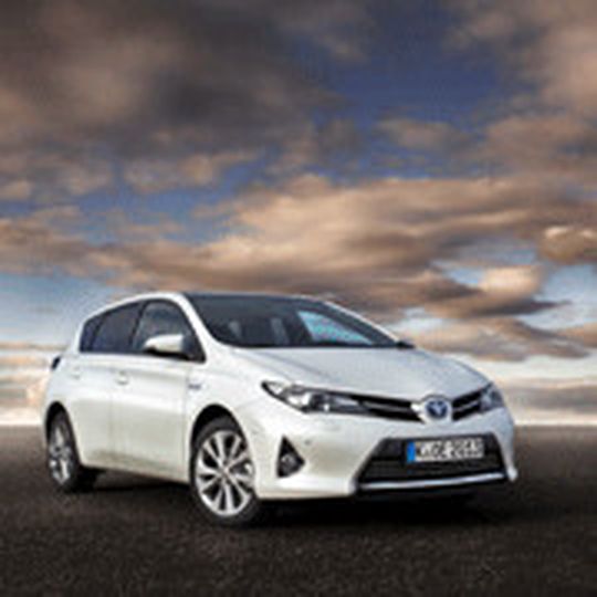 Der neue Auris rollt am 19. Januar 2013 in den deutschen Handel. Der neue Auris rollt am 19. Januar 2013 in den deutschen Handel.