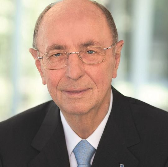 Prof. Berthold Leibinger wird den Vorsitz des Aufsichtsrats der Trumpf-Gruppe altershalber zum Jahresende niederlegen. Prof. Berthold Leibinger wird den Vorsitz des Aufsichtsrats der Trumpf-Gruppe altershalber zum Jahresende niederlegen.