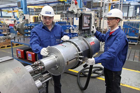 Eine Kulissenführung mit Schnellverstellung deckt die Schraubbilder der Superbolt-Größen M 52 bis M 80 ab