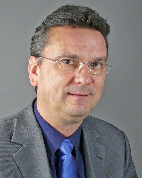 Bernd Hachtel berät seit 1. Dez. die Kunden von Beijer Electronics in Hessen. Bernd Hachtel berät seit 1. Dez. die Kunden von Beijer Electronics in Hessen.