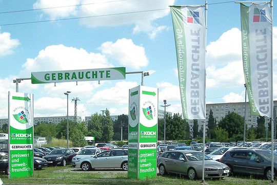 1997 wird das Gebrauchtwagenzentrum in Berlin-Marzahn eingeweiht. 1997 wird das Gebrauchtwagenzentrum in Berlin-Marzahn eingeweiht.