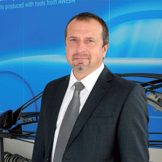 Udo Binder, Geschäftsführer der Aweba Werkzeugbau: „Unsere drei strategischen GeschäftseinheitenUmformtechnik, Druckguss und Schneidwerkzeuge arbeiten dabei eng mit den Partnern aus derAutomobilindustrie zusammen.“