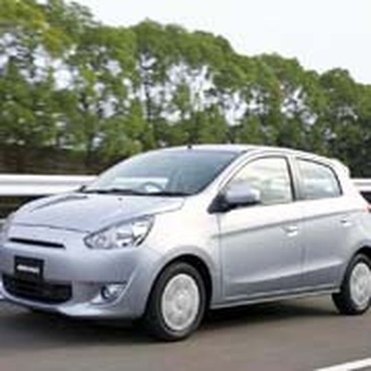 Der Nachfolger des Mitsubishi Colt wird in Asien als Mirage verkauft, in Europa trägt er den bereits früher verwendeten Namen Space Star. Der Nachfolger des Mitsubishi Colt wird in Asien als Mirage verkauft, in Europa trägt er den bereits früher verwendeten Namen Space Star.
