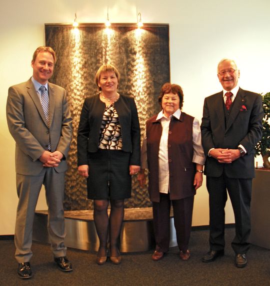 v.l.: Rolf Freiburghaus, General Manager Parker Sales Company Switzerland, Denise Brülhart, Verena und Manfred Steiner von Olaer Schweiz AG. v.l.: Rolf Freiburghaus, General Manager Parker Sales Company Switzerland, Denise Brülhart, Verena und Manfred Steiner von Olaer Schweiz AG.