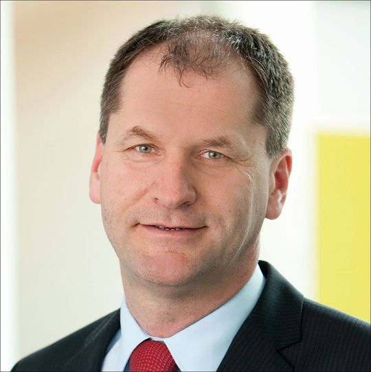 Gerald Lassau, Geschäftsführer der Knapp IT Solutions GmbH, kann jetzt eine IT-Lösung für Kunden anbieten, die auf eine SAP-Strategie setzen. Gerald Lassau, Geschäftsführer der Knapp IT Solutions GmbH, kann jetzt eine IT-Lösung für Kunden anbieten, die auf eine SAP-Strategie setzen.