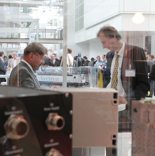 Ein guter Verkäufer überzeugt auf der Sach- und der Beziehungsebene. Ein guter Verkäufer überzeugt auf der Sach- und der Beziehungsebene.