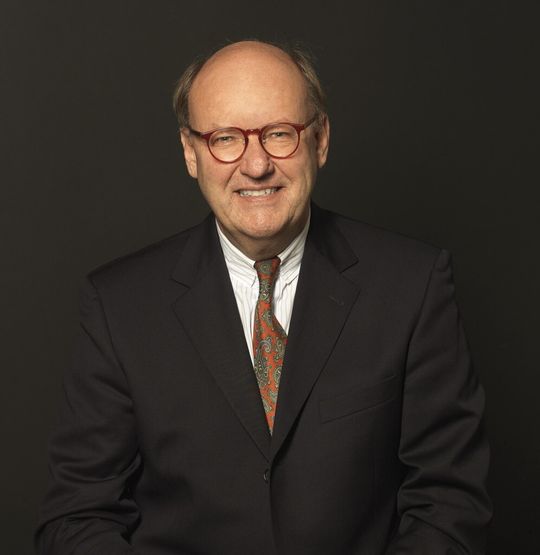 Dr. Holger Karsten ist Managing Partner von Leadership Choices, einer auf alle Themen der Führungskräfte-Entwicklung spezialisierten Unternehmensberatung in Frankfurt. Als Executive Coach unterstützt er seine Kunden z.B. beim Onboarding, bei der Karriere-Neuausrichtung, bei Führungsthemen, in der Team- Entwicklung z.B. bei Konflikten, neuer Ausrichtung oder strategischem Dissens sowie auf Unternehmensebene in der Konzeption und Durchführung von Leadership-Programmen. Dr. Holger Karsten ist Managing Partner von Leadership Choices, einer auf alle Themen der Führungskräfte-Entwicklung spezialisierten Unternehmensberatung in Frankfurt. Als Executive Coach unterstützt er seine Kunden z.B. beim Onboarding, bei der Karriere-Neuausrichtung, bei Führungsthemen, in der Team- Entwicklung z.B. bei Konflikten, neuer Ausrichtung oder strategischem Dissens sowie auf Unternehmensebene in der Konzeption und Durchführung von Leadership-Programmen.