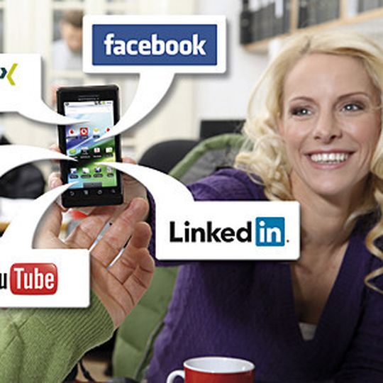 Für die meisten Mitarbeiter sind Social Media schon längst Alltag, während Unternehmen noch mit Social-Media-Guidelines hinterherhinken. Für die meisten Mitarbeiter sind Social Media schon längst Alltag, während Unternehmen noch mit Social-Media-Guidelines hinterherhinken.