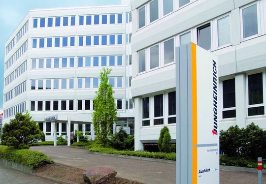 Jungheinrich übernimmt das Softwarehaus für Lager- und Materialflusstechnik ISA GmbH. Jungheinrich übernimmt das Softwarehaus für Lager- und Materialflusstechnik ISA GmbH.
