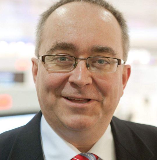 Mikko Lönnberg, bei ABB zuständig für das Antriebspakete bei ABB: „Mit den Wirkungsgradkurven können Anwender jetzt ihre Energieverbrauchs- und Amortisationsberechnungen auf Fakten bauen und sind nicht auf Annahmen beschränkt." Mikko Lönnberg, bei ABB zuständig für das Antriebspakete bei ABB: „Mit den Wirkungsgradkurven können Anwender jetzt ihre Energieverbrauchs- und Amortisationsberechnungen auf Fakten bauen und sind nicht auf Annahmen beschränkt."