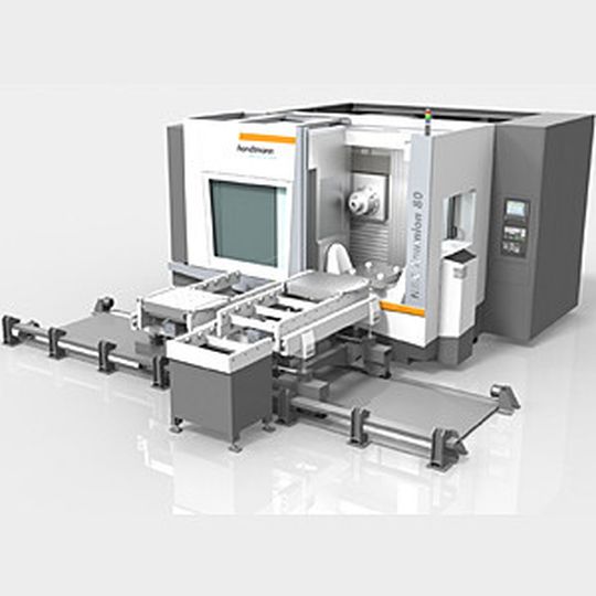 Die entwickelte Palettenautomation für den schnellen Palettenwechsel erhöht zusätzlich die Produktivität der Bearbeitungszentren.