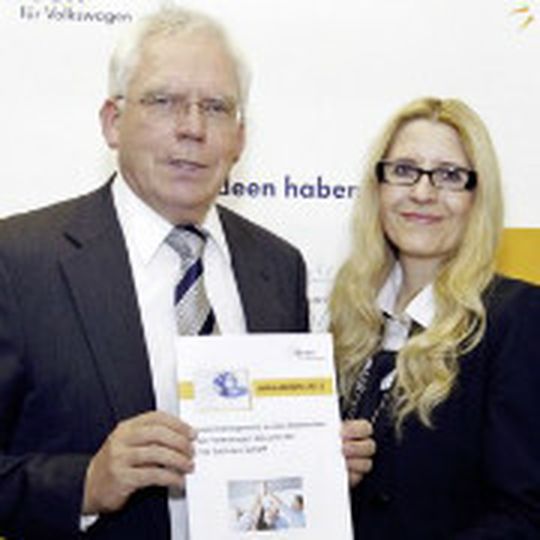 Ideenschmiede: VW-Entwicklungsvorstand Ulrich Hackenberg und Pirka Falkenberg, Leiterin Konzern-Ideenmanagement.