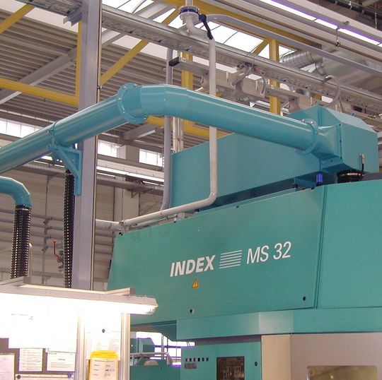 Individuell angepasst: Büchel stattete den mehrstufigen Elektrofilter für Ölnebelabsaugung an einem Mehrspindelautomaten mit einer Löschdüse aus, um ihn in die Löschanlage der Maschine zu integrieren. Individuell angepasst: Büchel stattete den mehrstufigen Elektrofilter für Ölnebelabsaugung an einem Mehrspindelautomaten mit einer Löschdüse aus, um ihn in die Löschanlage der Maschine zu integrieren.