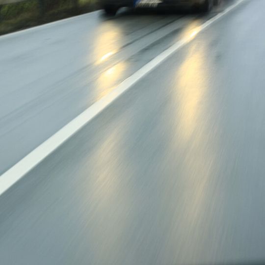 Gefährliches Glatteis: ein neues Sensorsystem der VTT warnt den Fahrer in Echtzeit Gefährliches Glatteis: ein neues Sensorsystem der VTT warnt den Fahrer in Echtzeit