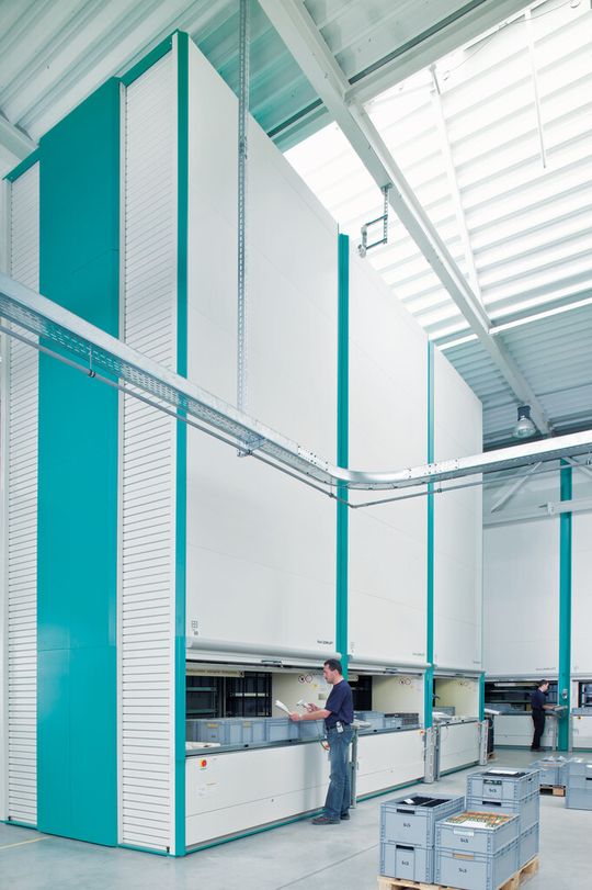 Die Energiesparfunktion EcoDrive, basierend auf dem Frequenzumrichter FR-A741, ist weltweit in mehreren Hundert Lean-Liften in vielen unterschiedlichen Branchen im Einsatz.