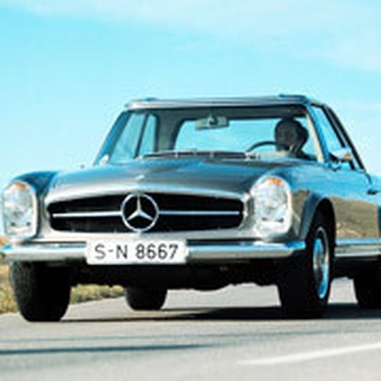 Der schöne Stern: Der Mercedes 230 SL „Pagode“ feiert in diesem Jahr seinen 50sten Geburtstag. Der schöne Stern: Der Mercedes 230 SL „Pagode“ feiert in diesem Jahr seinen 50sten Geburtstag.