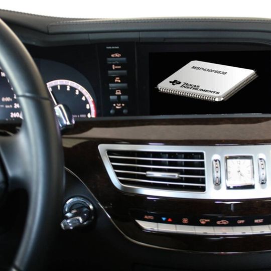 Infotainment in Auto: die LED-Hintergrundbeleuchtung lässt sich am mit einem Mikrocontroller steuern Infotainment in Auto: die LED-Hintergrundbeleuchtung lässt sich am mit einem Mikrocontroller steuern
