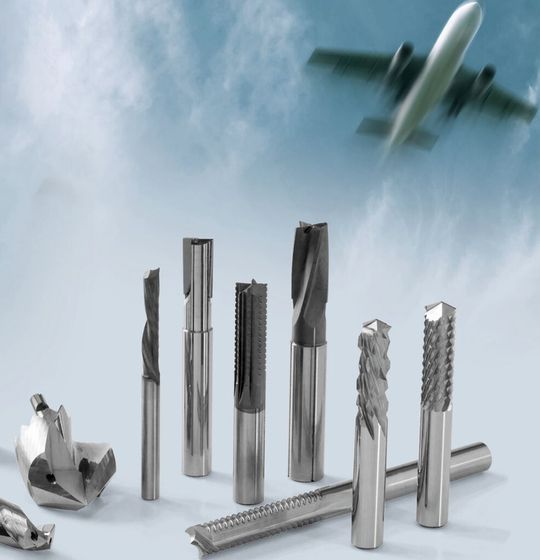 Mit dem Bedarf an CFK steigt die Bedeutung der Trockenbearbeitung bei Leichtbauwerkstoffen. Seit Kurzem bietet sich die Trockenbearbeitung auch für CFK-Titan- und CFK-Aluminium-Stacks an.