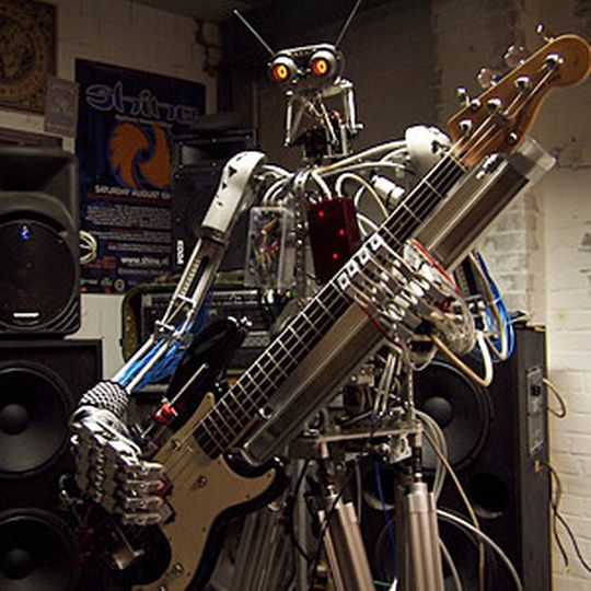 Bones soll der präziseste Bassspieler der Welt sein. Bones soll der präziseste Bassspieler der Welt sein.