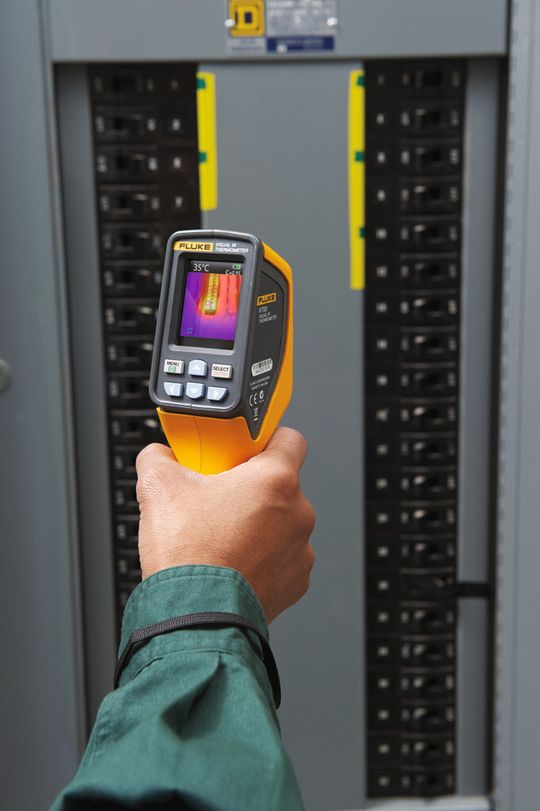 Mit der Kombination aus Wärme- und Digitalbildern erkennt man Probleme mit dem IR-Thermometer VT02 sofort. Mit der Kombination aus Wärme- und Digitalbildern erkennt man Probleme mit dem IR-Thermometer VT02 sofort.