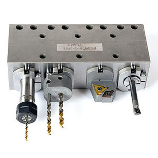 Bild 1: Mit dem MEX-Spannsystem von MAS lassen sich die Werkzeuge für Drehautomaten flexibler, präziser und schneller justieren als mit den üblichen Verfahren.