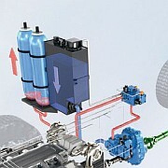 Bosch hat den hydraulischen Hybrid bereits 2010 für Lkw vorgestellt. Bosch hat den hydraulischen Hybrid bereits 2010 für Lkw vorgestellt.