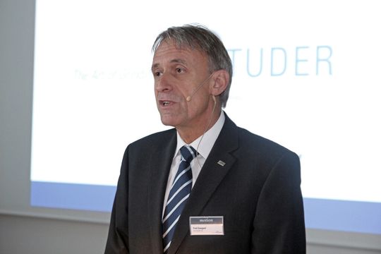 „Wir konnten 2012 beim Umsatz um 20 % zulegen”, betonte Fred Gaegauf, Vorsitzender der Studer-Geschäftsleitung. „Wir konnten 2012 beim Umsatz um 20 % zulegen”, betonte Fred Gaegauf, Vorsitzender der Studer-Geschäftsleitung.