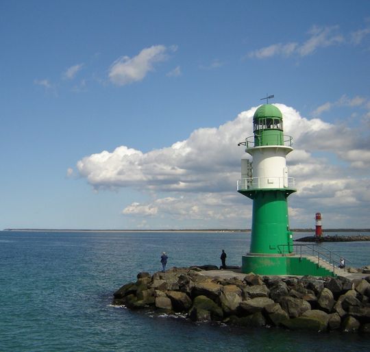 Abb. 1: Die Zahl der Cyanobakterien, auch Blaualgen genannt, könnte sich in der Ostsee im Zuge des Klimawandels verdoppeln. Abb. 1: Die Zahl der Cyanobakterien, auch Blaualgen genannt, könnte sich in der Ostsee im Zuge des Klimawandels verdoppeln.