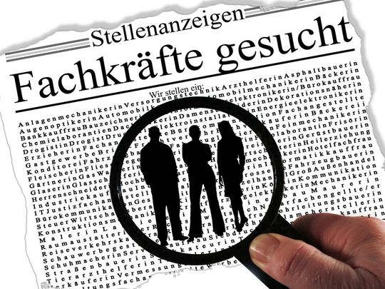 Bereits zum fünften Mal in Folge führte TNS Infratest die Umfrage „Weiterbildungstrends in Deutschland“ durch. Hierfür werden jährlich über 300 Personalverantwortliche online zu unterschiedlichen Aspekten der beruflichen Weiterbildung befragt. Bereits zum fünften Mal in Folge führte TNS Infratest die Umfrage „Weiterbildungstrends in Deutschland“ durch. Hierfür werden jährlich über 300 Personalverantwortliche online zu unterschiedlichen Aspekten der beruflichen Weiterbildung befragt.