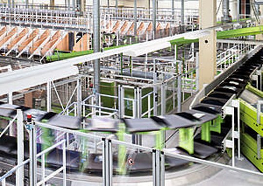 Bild 1: In Hamburg bei der Otto Group nutzen die Logistiker die Optimierungssoftware. Doch nicht nur der Handel kann von der Lösung profitieren – auch die produzierende Industrie. Bild 1: In Hamburg bei der Otto Group nutzen die Logistiker die Optimierungssoftware. Doch nicht nur der Handel kann von der Lösung profitieren – auch die produzierende Industrie.