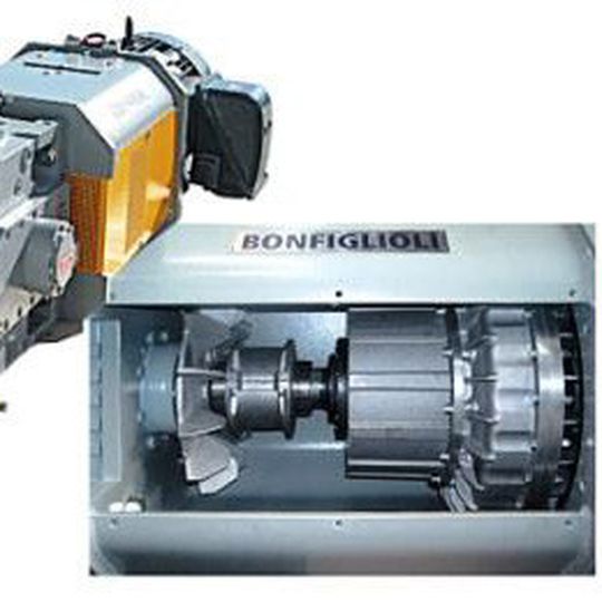 The alignment free input design for the drives for the discharge and spillage conveyors negates the need for a costly baseplate. The alignment free input design for the drives for the discharge and spillage conveyors negates the need for a costly baseplate.