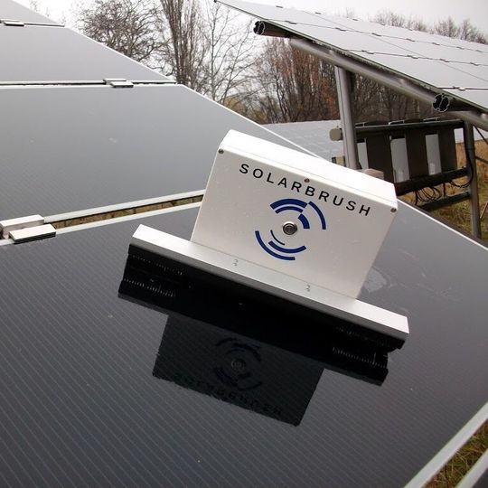 Clevere Idee: Putzroboter für Solarzellenanlagen Clevere Idee: Putzroboter für Solarzellenanlagen