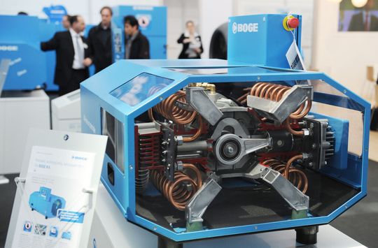 Auch die Comvac 2013 bietet wieder Orientierung in allen Fragen der Druckluft- und Vakuumtechnik. Impressionen von der Comvac 2011 finden Sie in der Bildergalerie. Auch die Comvac 2013 bietet wieder Orientierung in allen Fragen der Druckluft- und Vakuumtechnik. Impressionen von der Comvac 2011 finden Sie in der Bildergalerie.