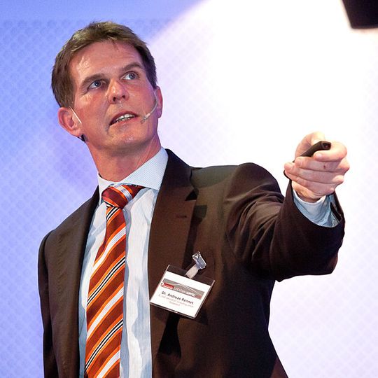 Dr. Andreas Rennet, Geschäftsführer des Beratungshauses 3C Cost Calculation Consulting: „Im Vergleich mit der zu ersetzenden Lösung ergibt die Gesamtbetrachtung von Strukturen oder Systemen in der Regel einen klaren Vorteil für die Leichtbauvariante.“ Dr. Andreas Rennet, Geschäftsführer des Beratungshauses 3C Cost Calculation Consulting: „Im Vergleich mit der zu ersetzenden Lösung ergibt die Gesamtbetrachtung von Strukturen oder Systemen in der Regel einen klaren Vorteil für die Leichtbauvariante.“