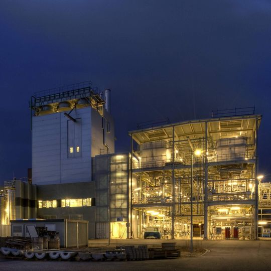 Die Bioliq-Anlage am KIT: In einem mehrstufigen Prozess entstehen aus Stroh undanderen biogenen Reststoffen hochwertige synthetische Kraftstoffe. Die Bioliq-Anlage am KIT: In einem mehrstufigen Prozess entstehen aus Stroh undanderen biogenen Reststoffen hochwertige synthetische Kraftstoffe.