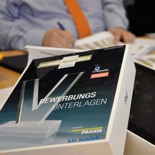 Viele interessante Bewerbungen für den Vertriebs Award gingen in der Redaktion ein. Viele interessante Bewerbungen für den Vertriebs Award gingen in der Redaktion ein.