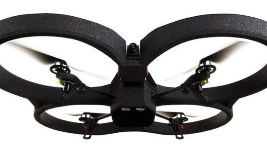 Da kann der Gripen einpacken: The Parrot AR.Drone 2.0 ist mit Iphone steuerbar und wird eine beeindruckende Flugshow bieten. Da kann der Gripen einpacken: The Parrot AR.Drone 2.0 ist mit Iphone steuerbar und wird eine beeindruckende Flugshow bieten.
