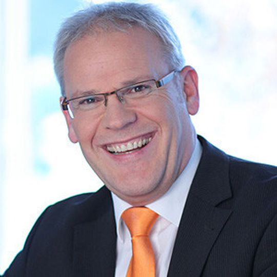 Dr. Stefan Brand, Geschäftsführer der Vollmer Gruppe, ist vom VDW (Verein Deutscher Werkzeugmaschinenfabrikanten) und vom Fachverband Werkzeugmaschinen und Fertigungssysteme in den Vorstand des VDW gewählt worden. Dr. Stefan Brand, Geschäftsführer der Vollmer Gruppe, ist vom VDW (Verein Deutscher Werkzeugmaschinenfabrikanten) und vom Fachverband Werkzeugmaschinen und Fertigungssysteme in den Vorstand des VDW gewählt worden.