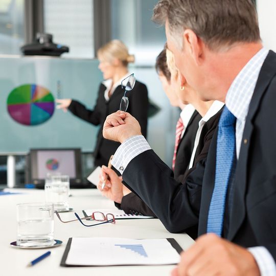 In den meisten Fällen ist ein Geldinstitut eher bereit, eine Finanzierung zu bewilligen, wenn weitere Partner mit an Bord sind. In den meisten Fällen ist ein Geldinstitut eher bereit, eine Finanzierung zu bewilligen, wenn weitere Partner mit an Bord sind.