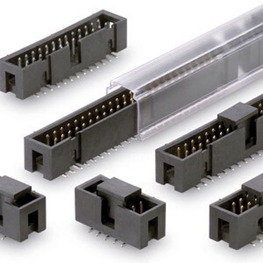 Bild 1: Stiftleisten mit Schutzkragen und Bestückungshilfe aus dem Hochleistungsthermoplast PA 4.6 sind für den bleifreien Lötprozess geeignet