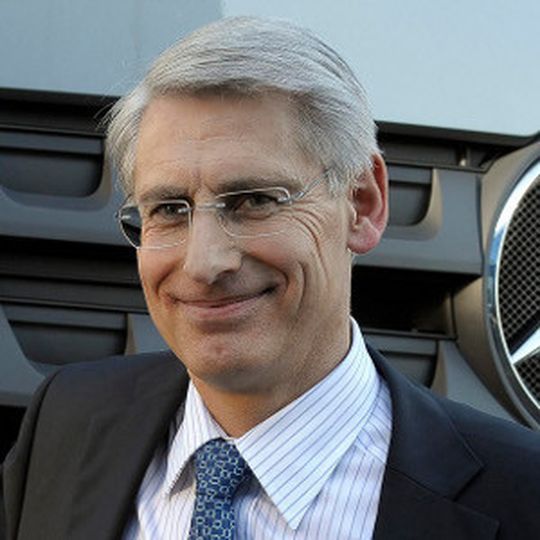 Andreas Schmidt (52) ist seit vielen Jahren für die Daimler AG tätig. Andreas Schmidt (52) ist seit vielen Jahren für die Daimler AG tätig.