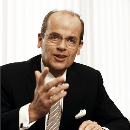 Wechsel an der Spitze des Schuler-Aufsichtsrats: Andritz-CEO Dr. Wolfgang Leitner folgt Dr. Robert Schuler-Voith als Aufsichtsratsvorsitzender. Wechsel an der Spitze des Schuler-Aufsichtsrats: Andritz-CEO Dr. Wolfgang Leitner folgt Dr. Robert Schuler-Voith als Aufsichtsratsvorsitzender.